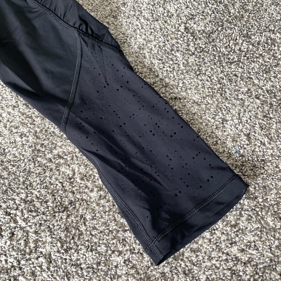 🍁50% Off Sale 🍁 Lululemon Water Bound Crop - Picture 12 of 15